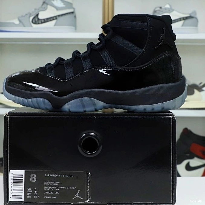 'CAP 11 AND GOWN' AIR RETRO JORDAN 1003